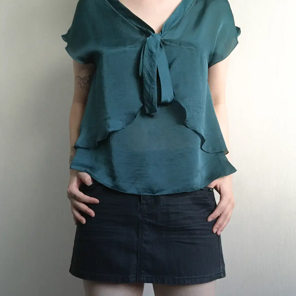 Tied point blouse