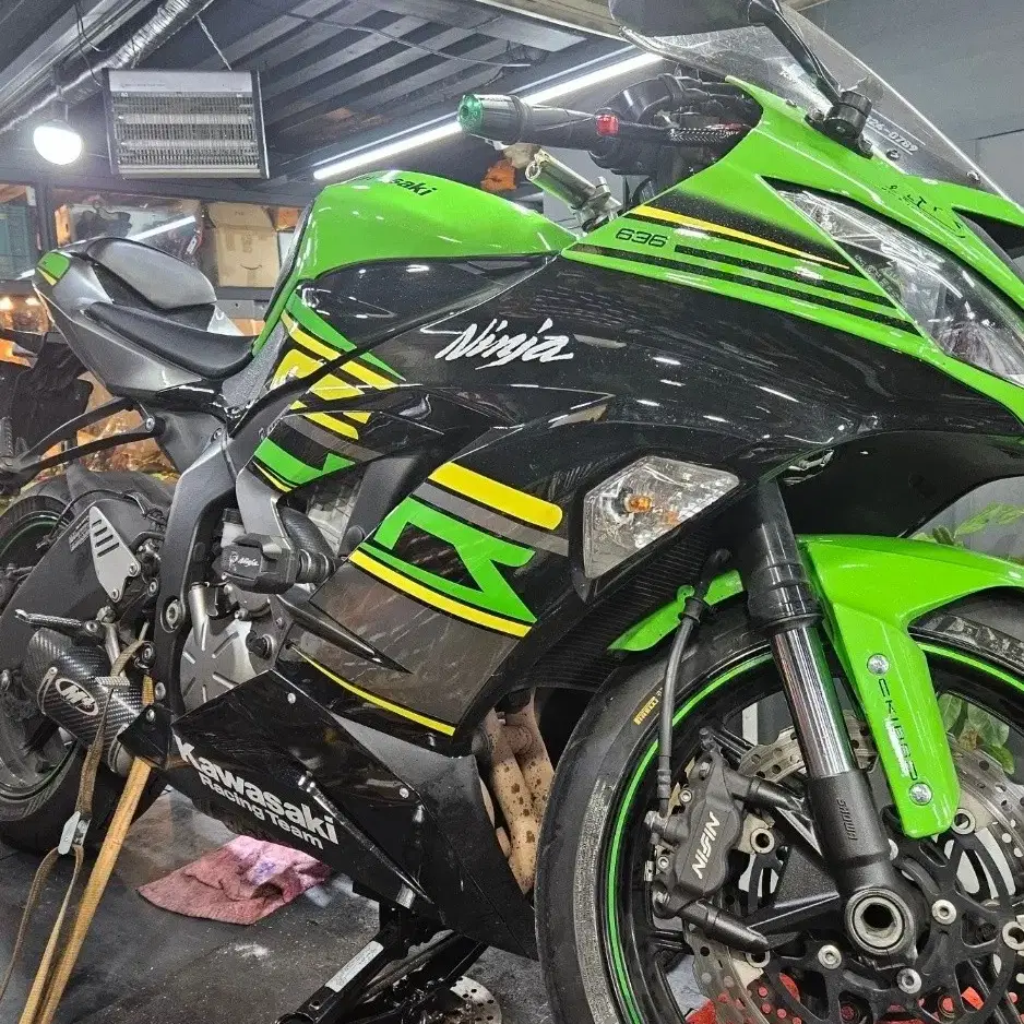 zx6r ~18년식 풀카울 탱크카울o 판매합니다