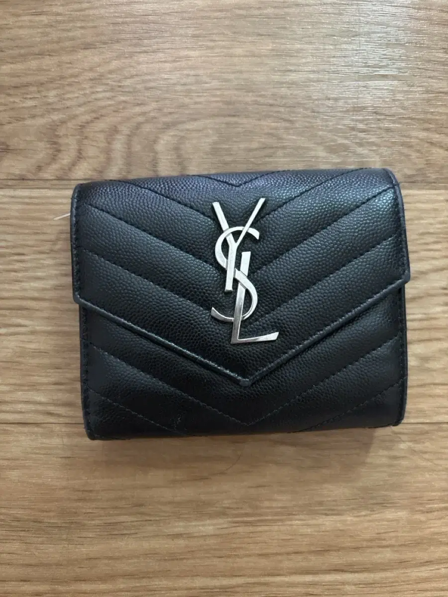 Yves Saint Laurent 3-pocket wallet