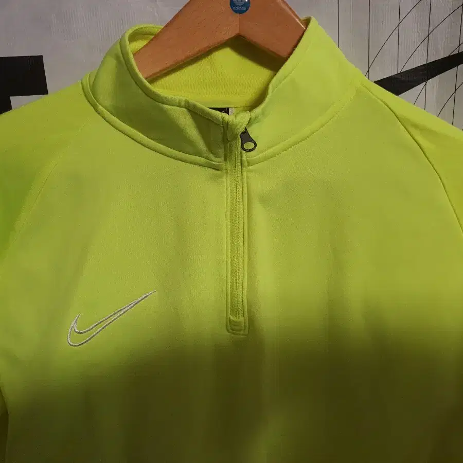 나이키 축구 풋살 긴팔져지 형광 라지 신품 nike soccer l