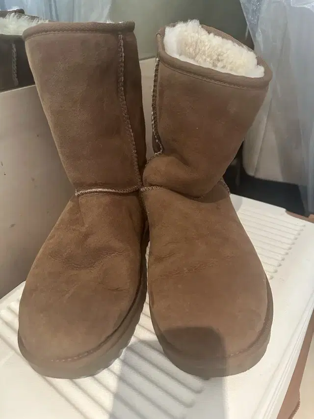 UGG 어그부츠 250 (EU 40)