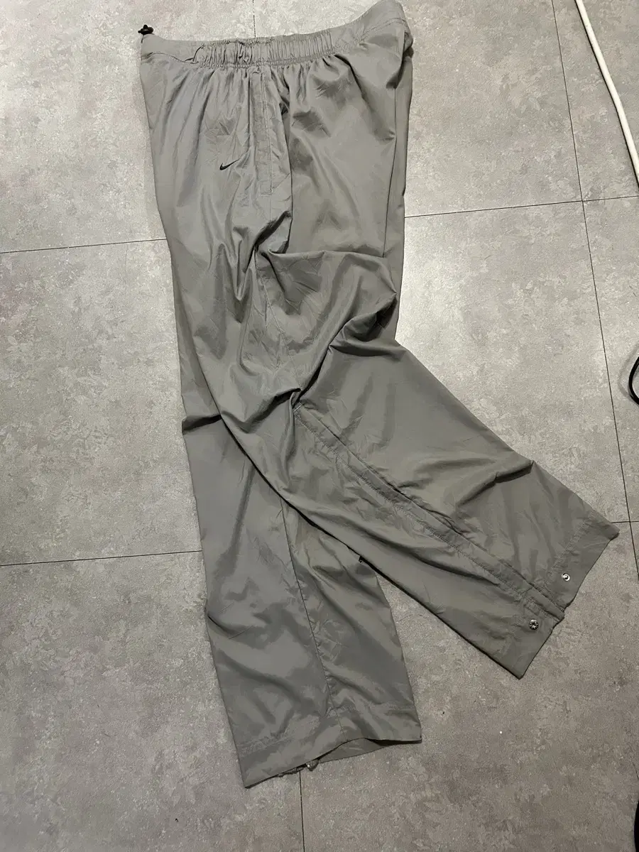 Old School Nike Light Gray Lightweight Nylon Vintage Woven Pants 38