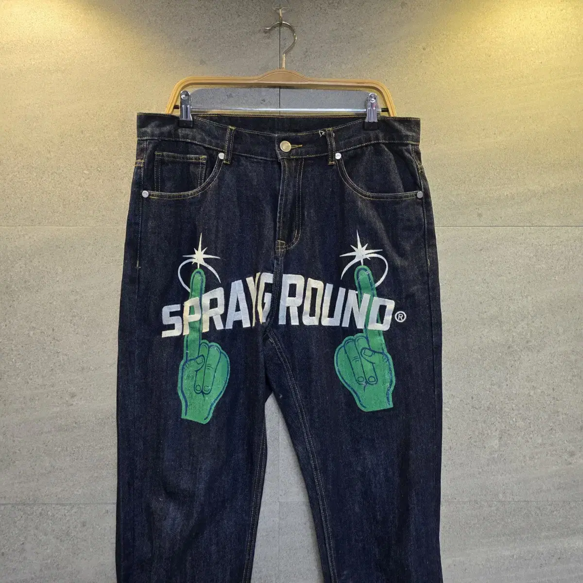 Spray Ground. 자수 프린트. 데님 팬츠!