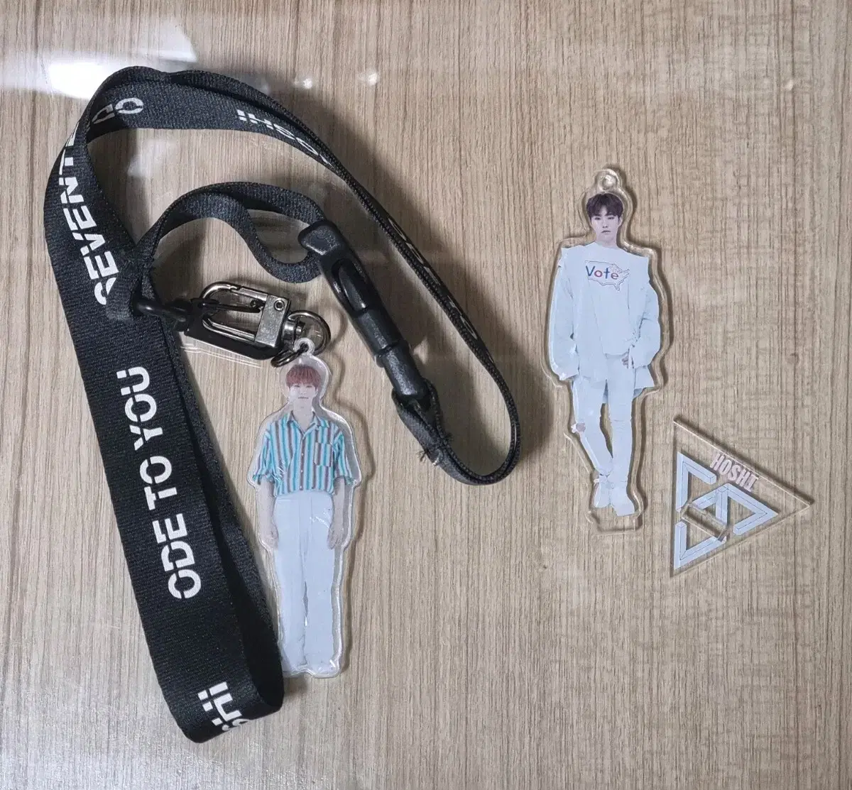 Seventeen hoshi Japan exhibition mini acrylics/odd to u acrylic lanyards wts sells