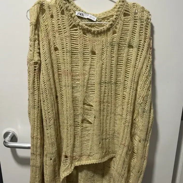 자라 RIPPED KNIT SWEATER m