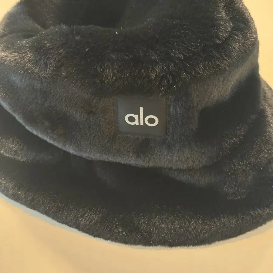 (M/L)  alo  알로 Faux Fur 버킷햇