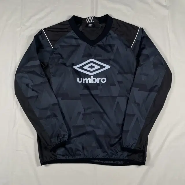 Umbro 엄브로 바람막이 웜업 피스테