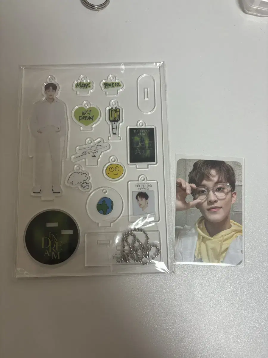 Mark Dreamshow acrylic stand photocard sell Glasses MARK WTS