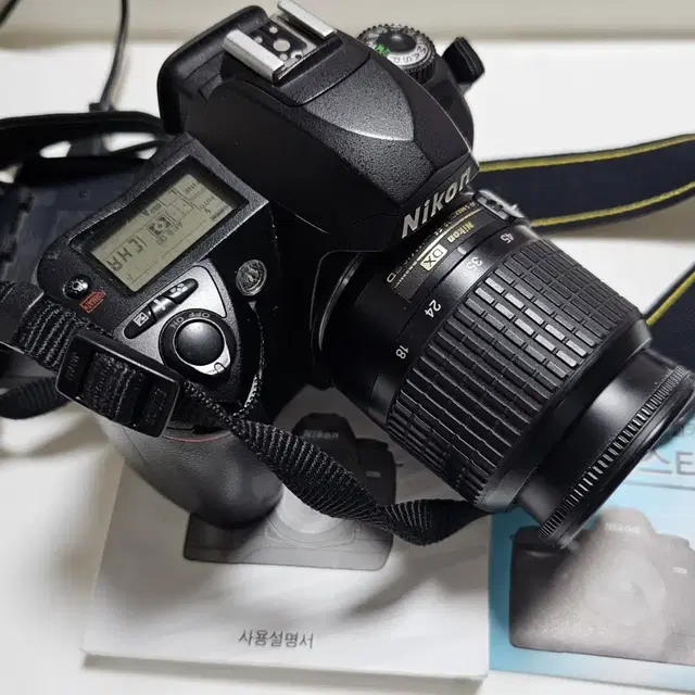 니콘 DSLR D70S바디와 니콘 AF-S DX 18-55mm렌즈