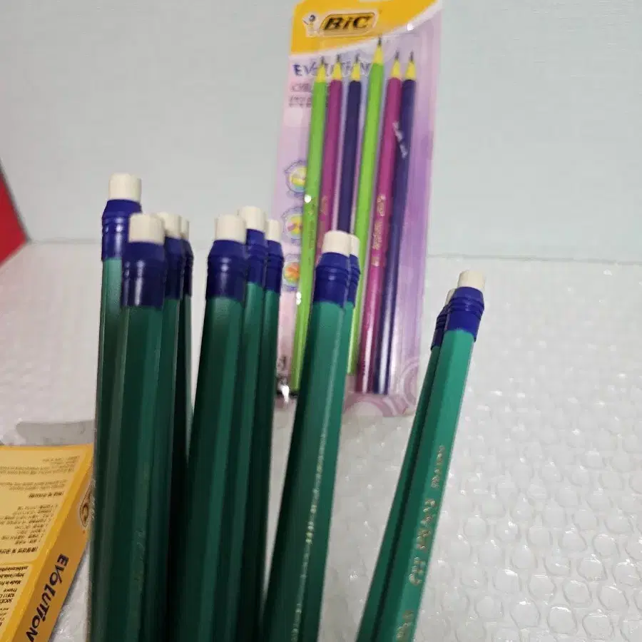 새상품-BIC 지우개연필 12자루+연필6자루+4색볼펜 1개 - 일괄판매