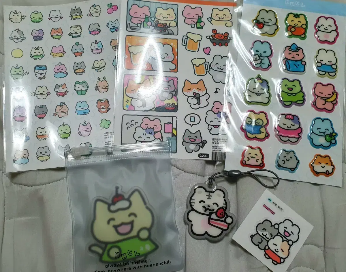 HeeheeClub sticker organized (GripTalk Tibutibutibusil keyring, etc.)