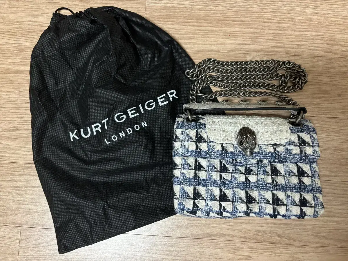 Kurt Geiger London 커트가이거 트위드백 팝니다