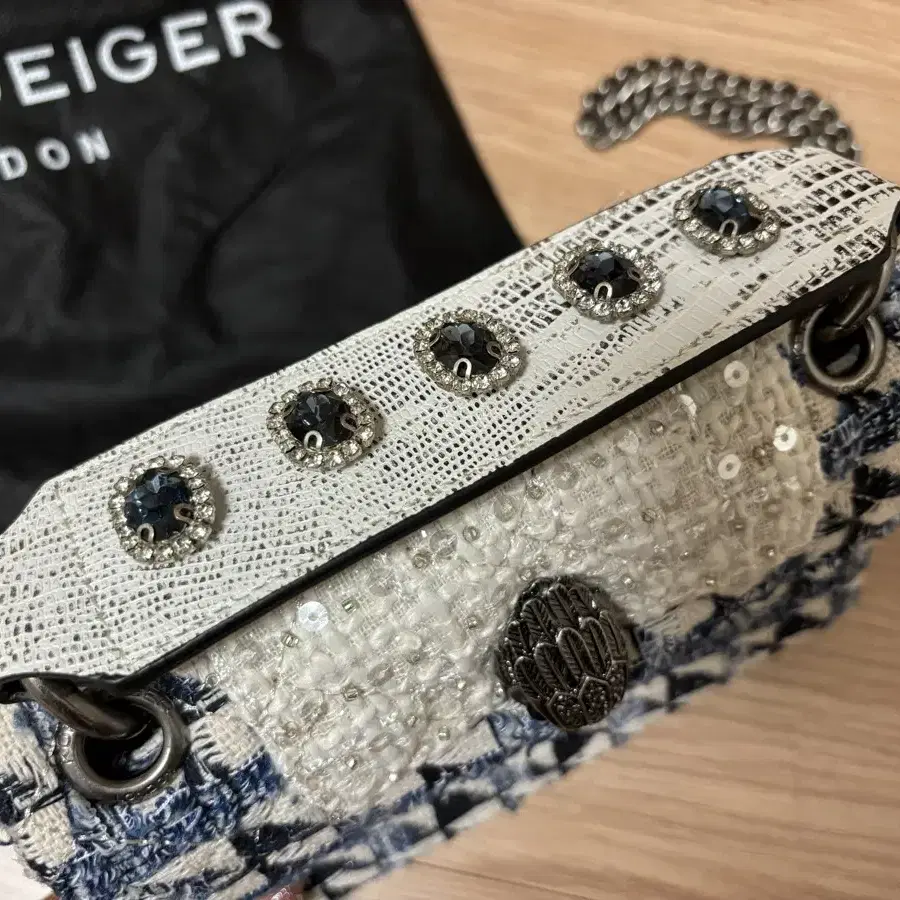 Kurt Geiger London 커트가이거 트위드백 팝니다