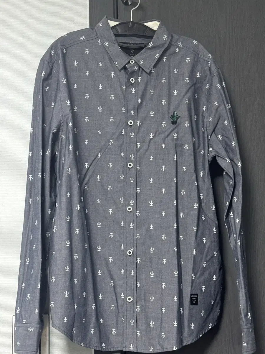 [XL] Gues Petit Cactus Shirt