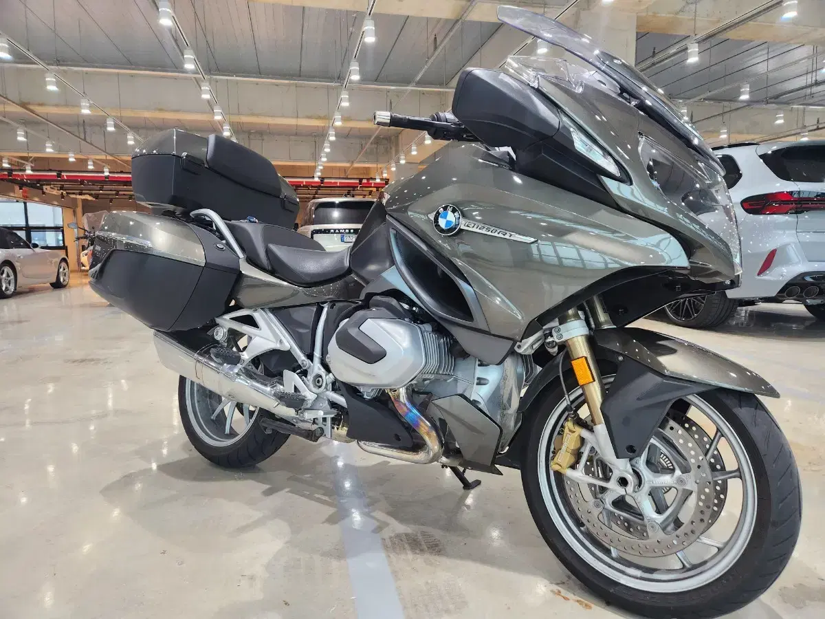 bmw r1250rt 20년식 팝니다.