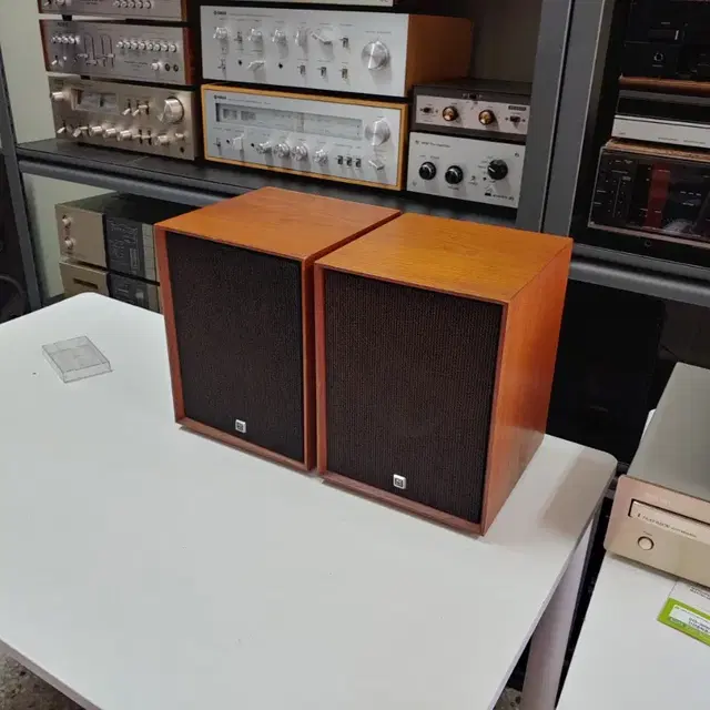 R  hifi  5.5안치 플레인지 스피커입니다