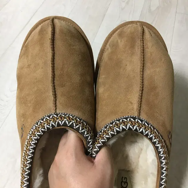 UGG 어그 타스만 슬리퍼 체스넛 280