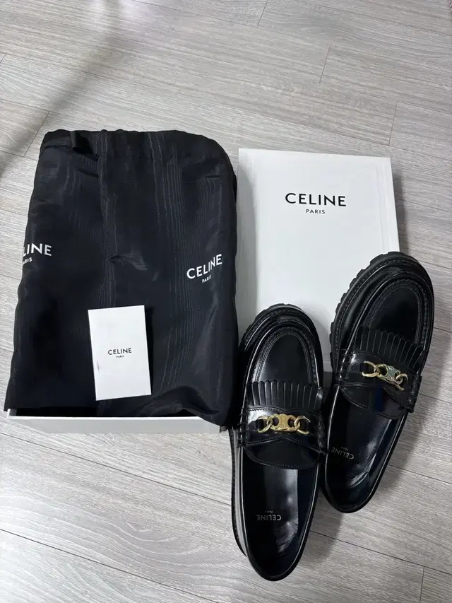 셀린느(CELINE)트리옹프 체인 마거릿 로퍼 37반 사이즈