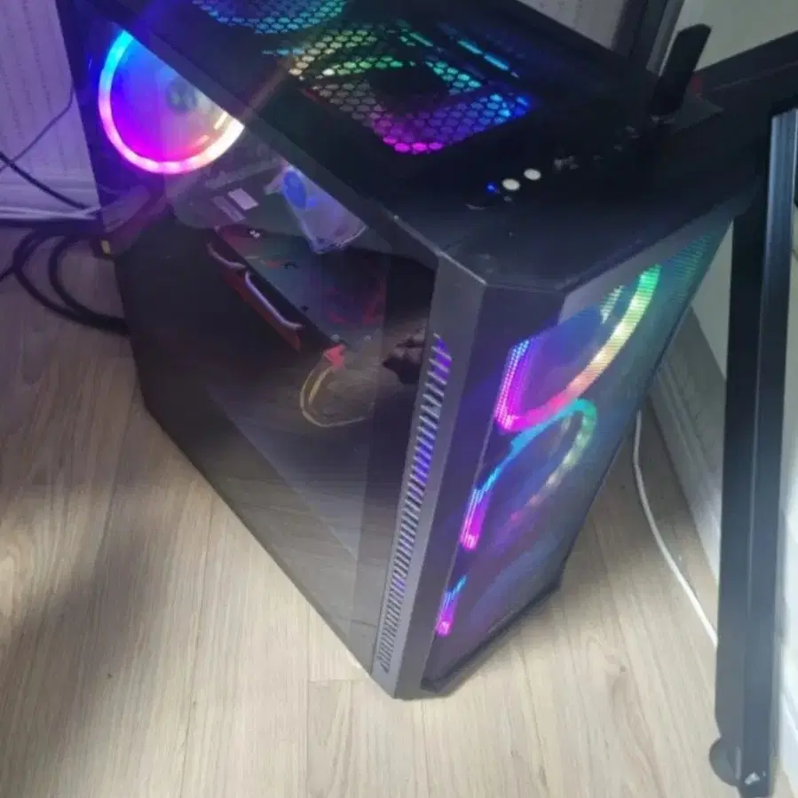 RGB 감성 게이밍 컴퓨터 판매합니다!