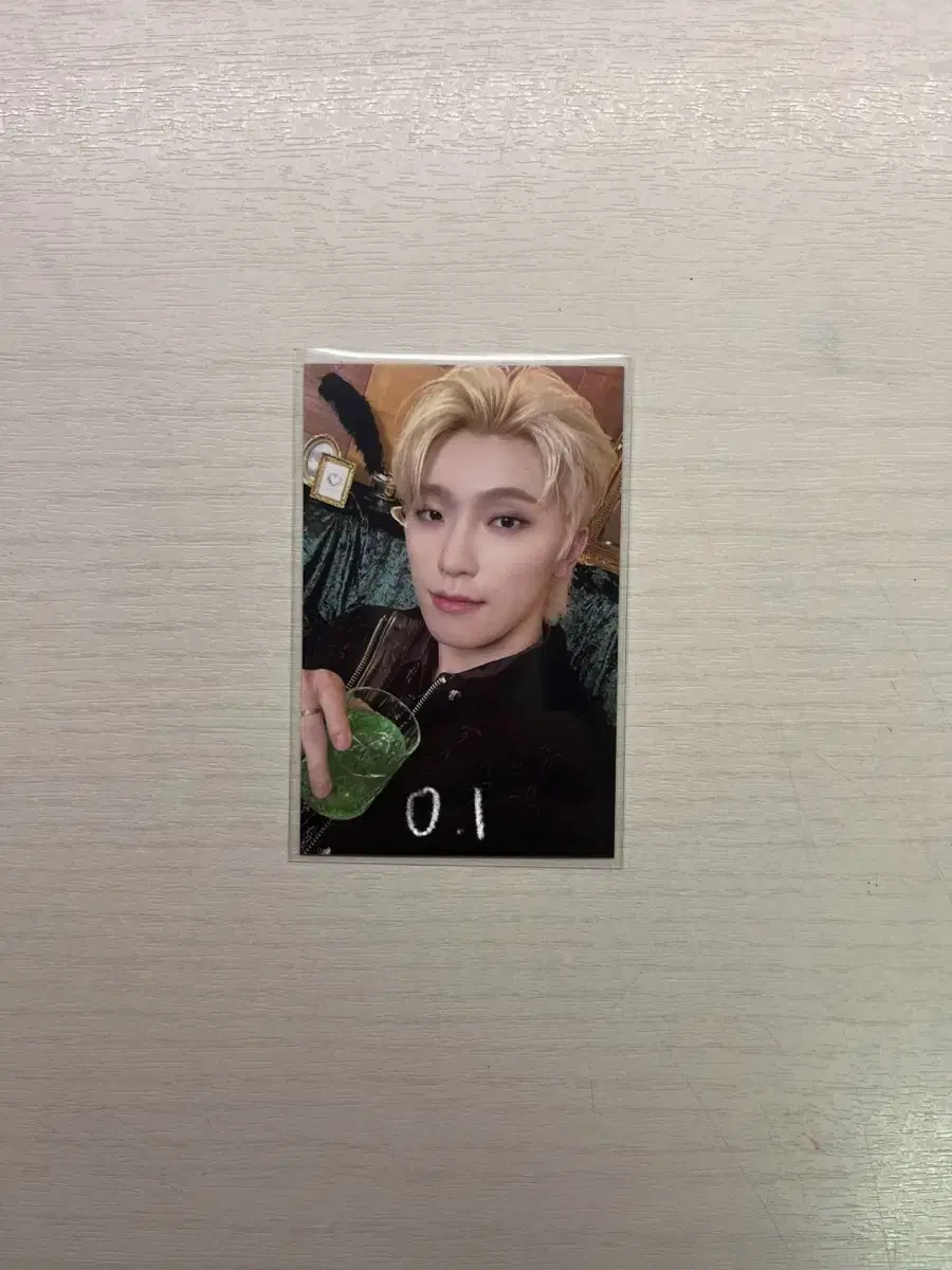 Seventeen dino sells memberships photocard 