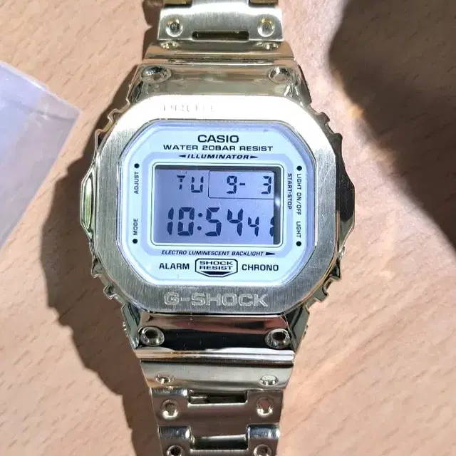 카시오 G-SHOCK DW-5600 판매합니다.