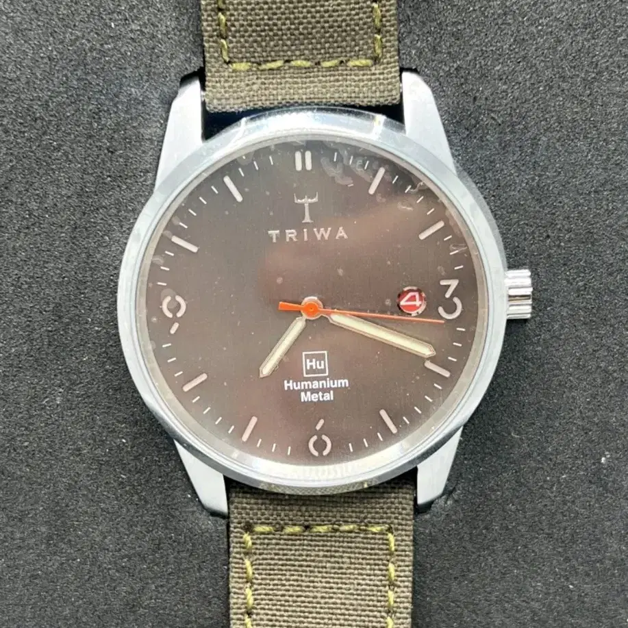 [새상품/선물가능] Triwa 트리와 손목시계 HUMANIUM 39mm