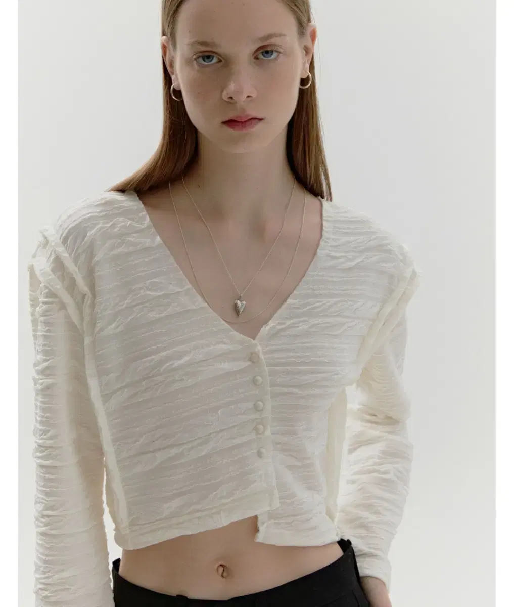 PASTRY CROP CARDIGAN [IVORY] 소프트서울 가디건