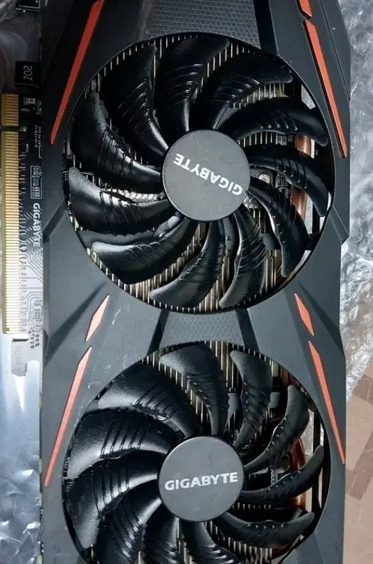 정상작동 실사용 3개월 rx 570 4gb팝니다. 거의 새거 급처