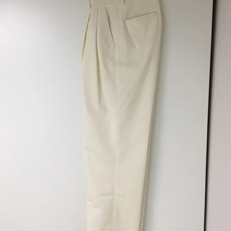 애니타임로릭 Cotton two tuck wide pants