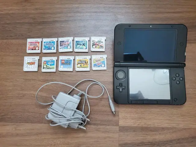 닌텐도 3ds xl +충전기+칩10개