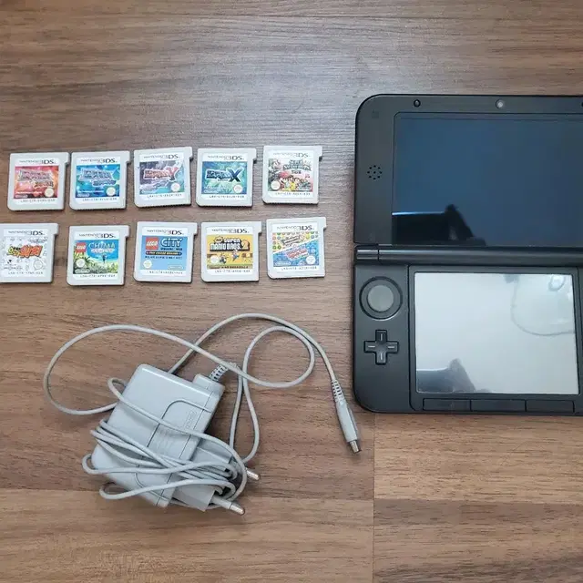 닌텐도 3ds xl +충전기+칩10개