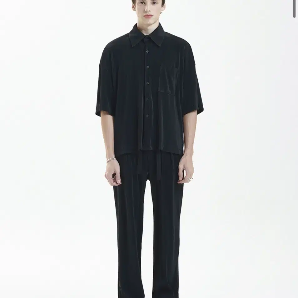 라멀마메종 PLEATS HALF SHIRT BLACK