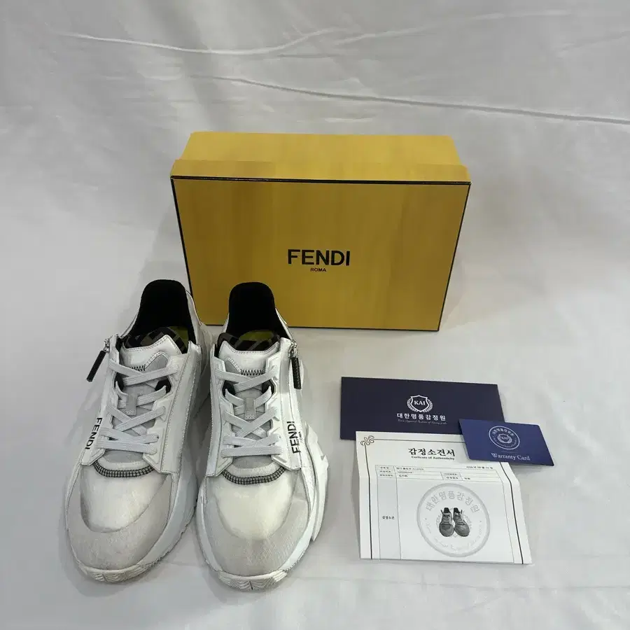 [7] Fendi 펜디 남성 플로우 나일론 로우탑 스니커즈 화이트