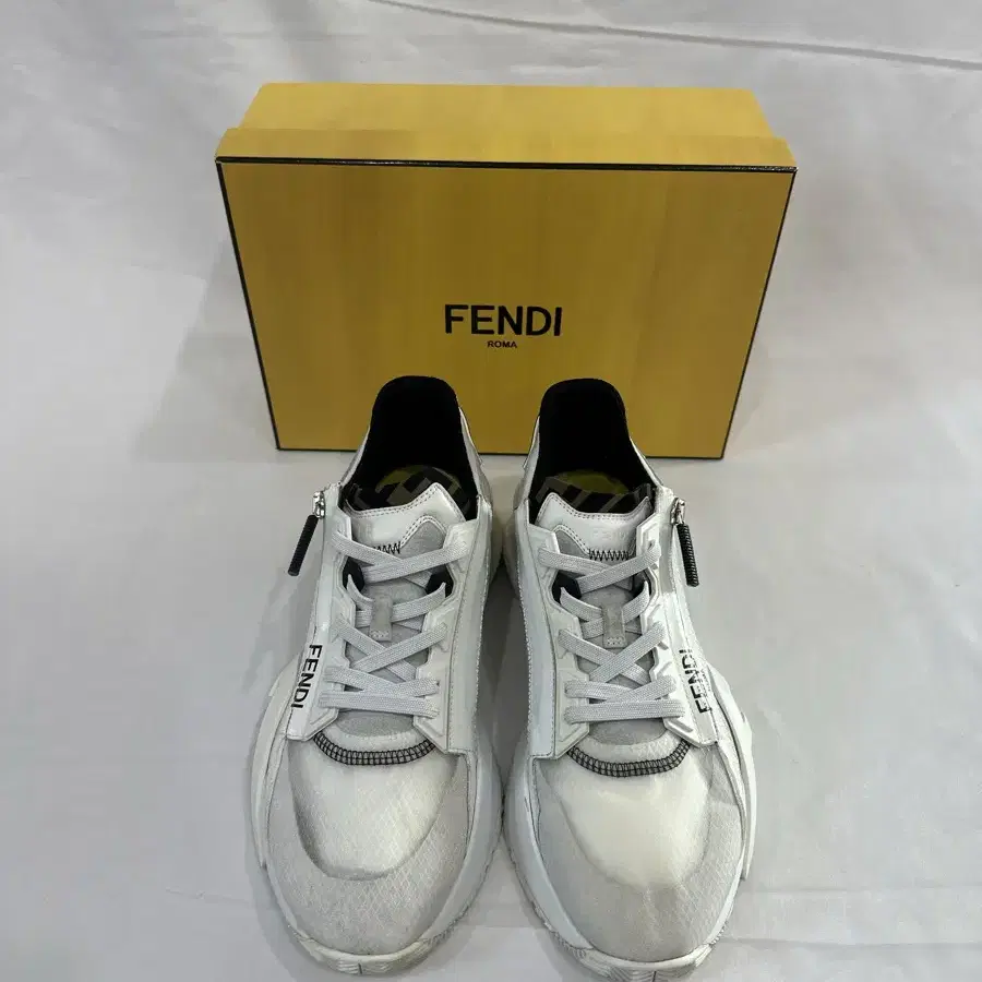 [7] Fendi 펜디 남성 플로우 나일론 로우탑 스니커즈 화이트