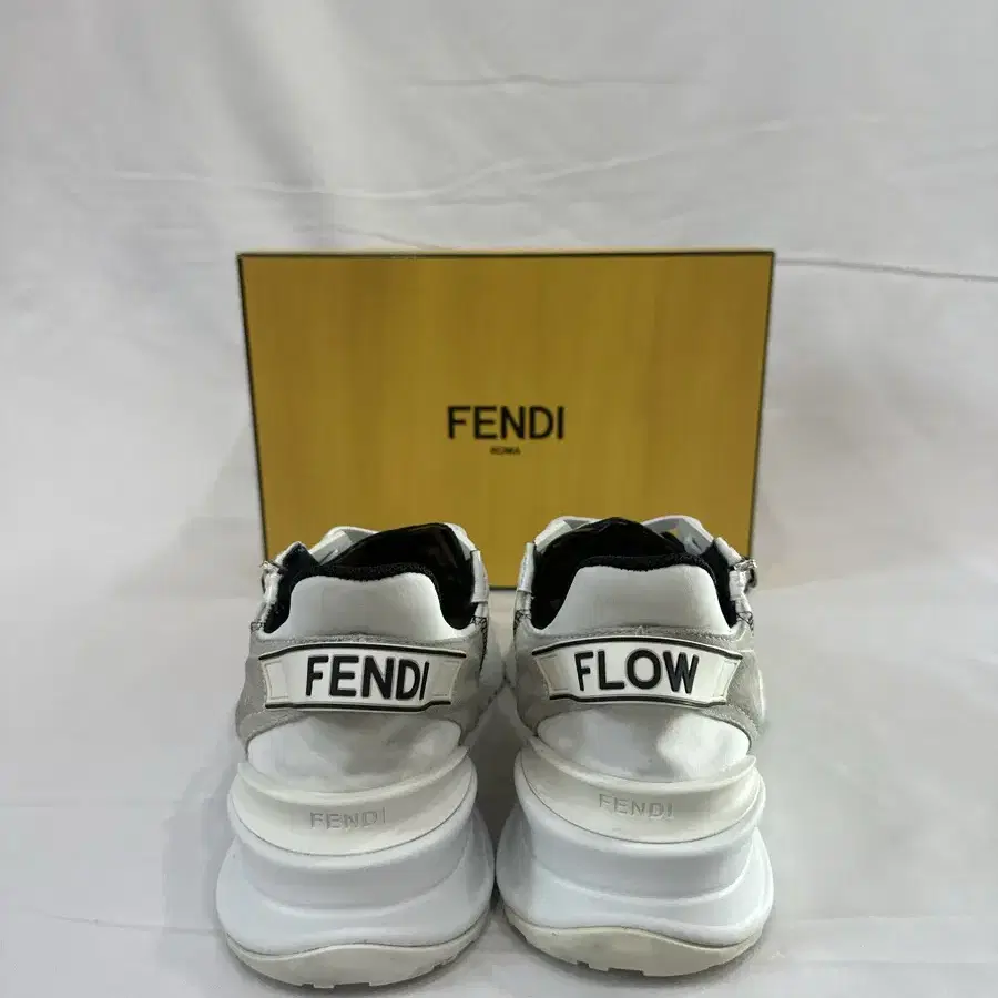 [7] Fendi 펜디 남성 플로우 나일론 로우탑 스니커즈 화이트