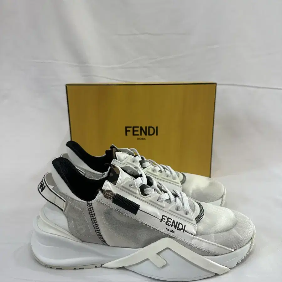 [7] Fendi 펜디 남성 플로우 나일론 로우탑 스니커즈 화이트