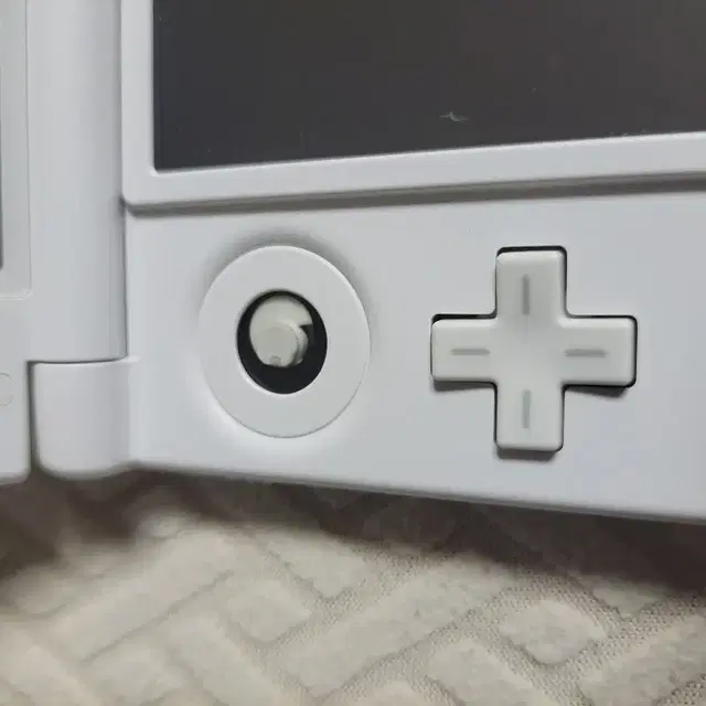 닌텐도 3ds xl 화이트 팝니다