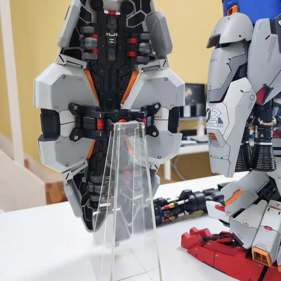 1/60 지시스 사이살리스(GP02) 풀도색작 판매합니다.