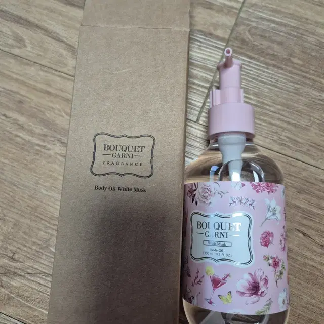 300ml 모이스처 바디오일 화이트머스크