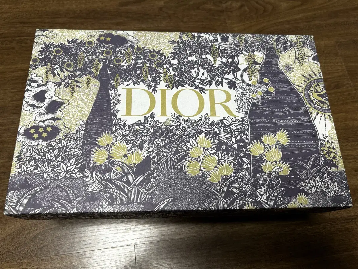 디올 Dior 신발 박스 판매합니다.   - 사이즈 : 18x29x9.5