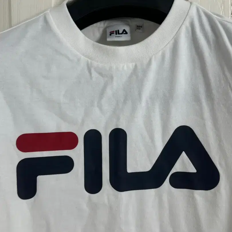 FILA 휠라 베이직 로고 반팔 티셔츠