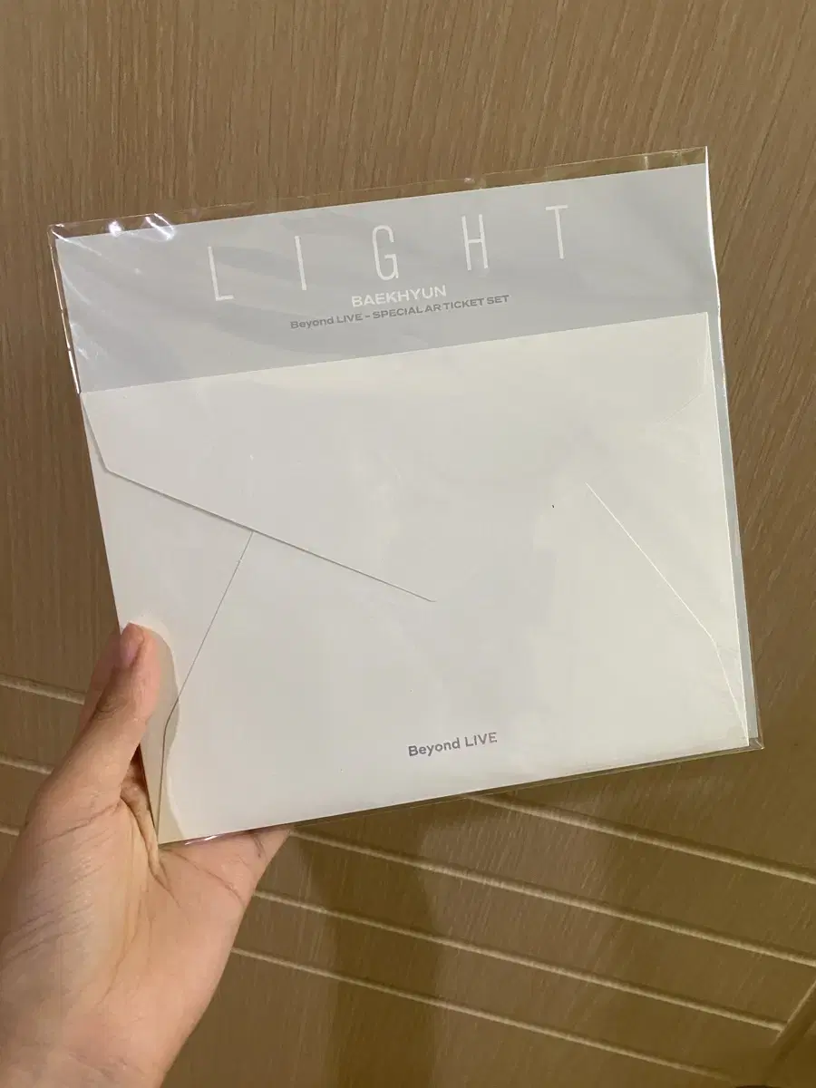 Baekhyun Beyond Light online concert Merchandise