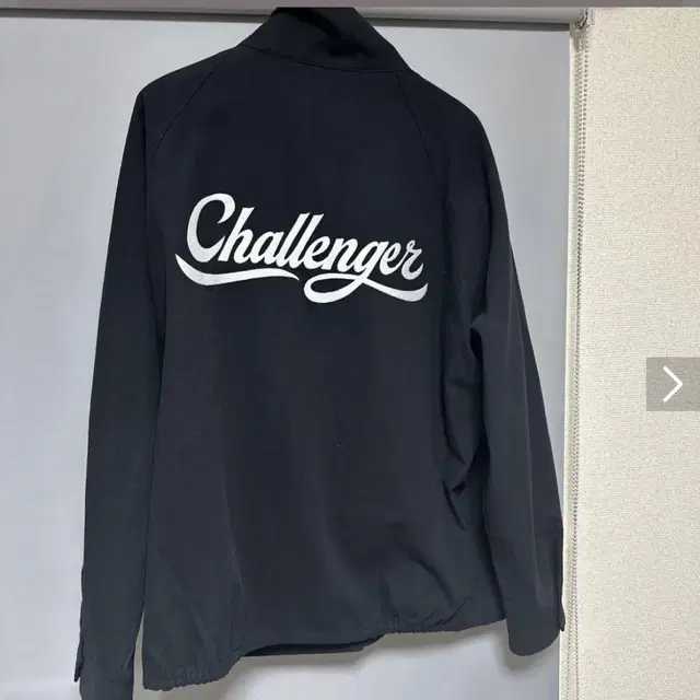 23SS CHALLENGER SCRIPT LOGO SWINGTOP