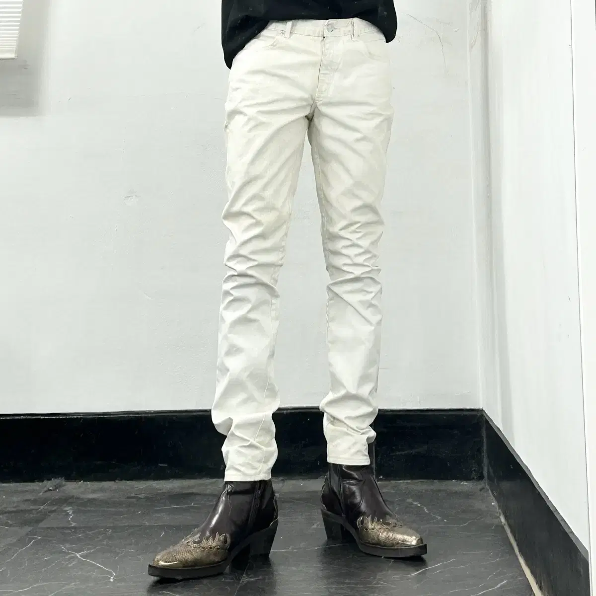 Maison Margiela x H&M Dirty Washed White Coated Jin