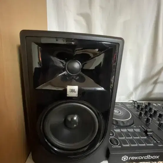 JBL LSR305P MkII 모니터스피커 1조 (2통)