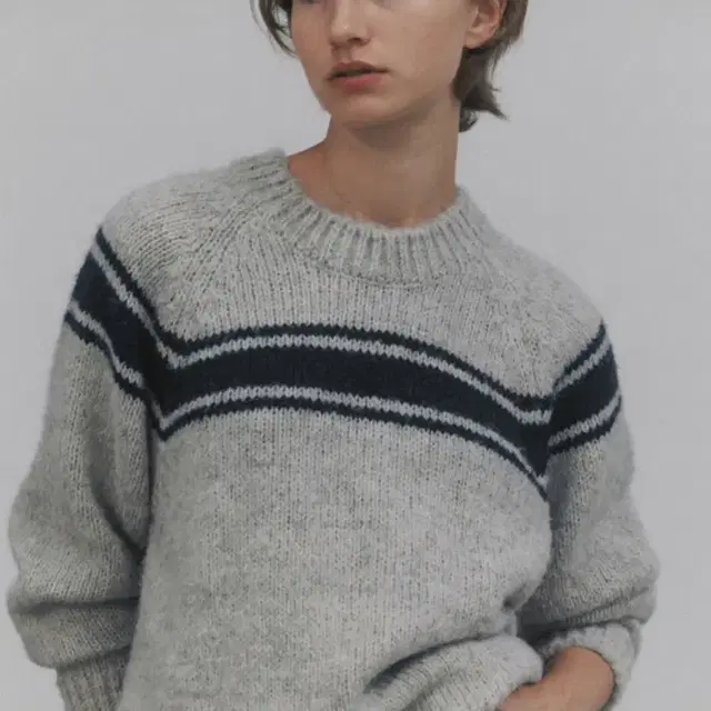 낫띵리튼 anan round pullover