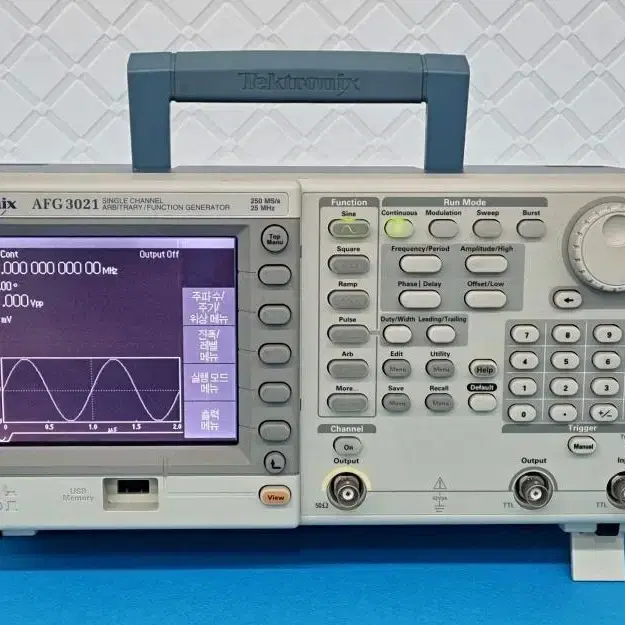 Tektronix AFG302 함수발생기