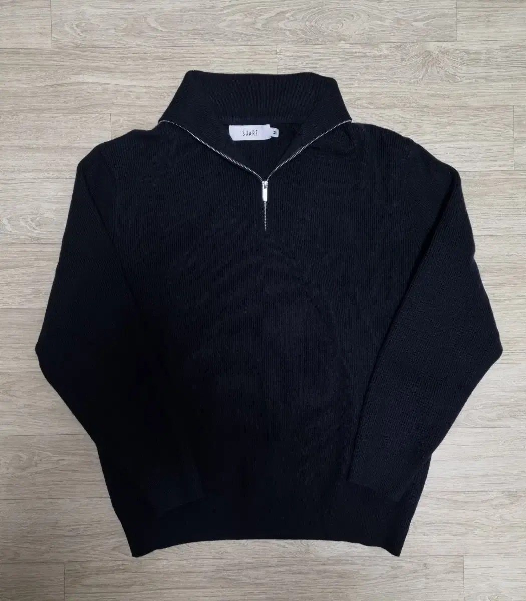 Sua / Turtleneck half zip-up knit / M size