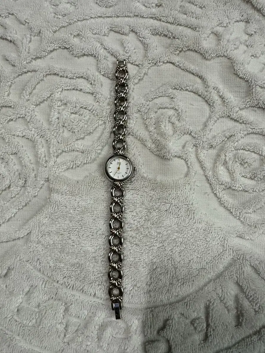 상태좋은 카시오 QQ정품 남녀공용 시계팝니다 | 브랜드 중고거래 플랫폼, 번개장터