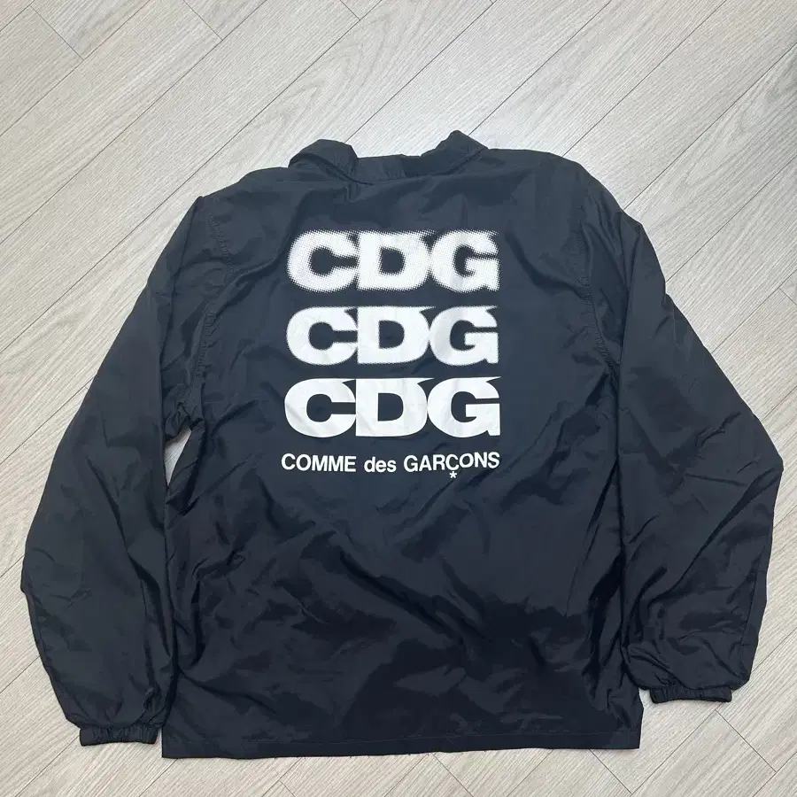 CDG 코치 자켓 M 사이즈